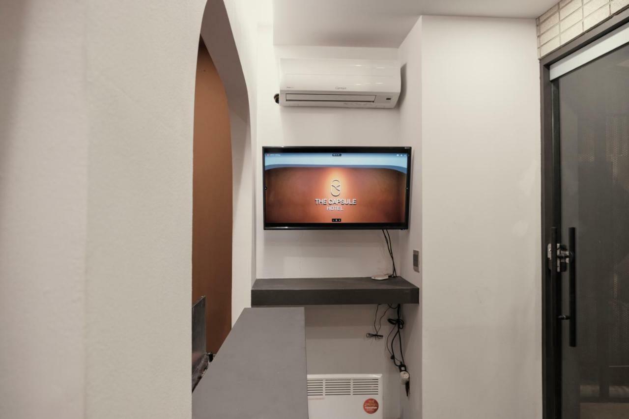Хостел The Capsule Myeongdong Сеул Экстерьер фото